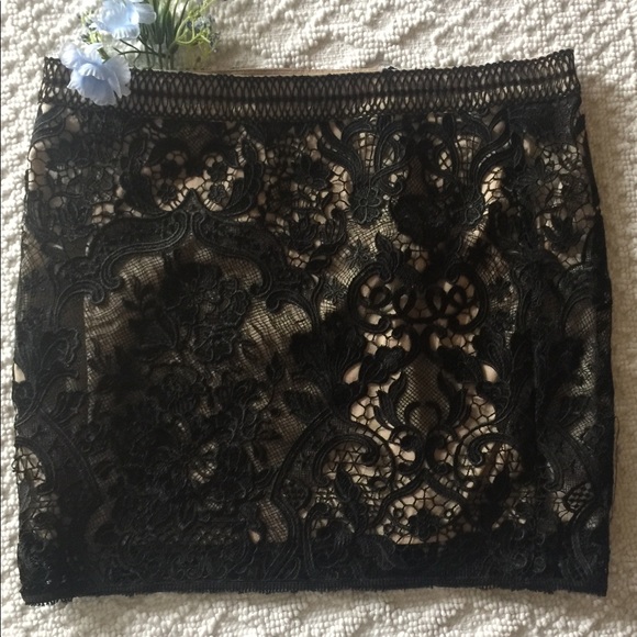 ANGELIQUE by BURBU Mini Skirt - Picture 2 of 6